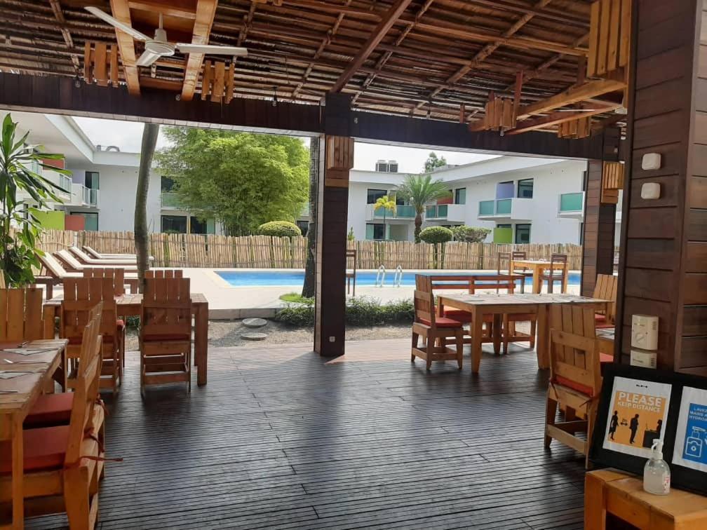 Mina Hotel Libreville Exterior photo