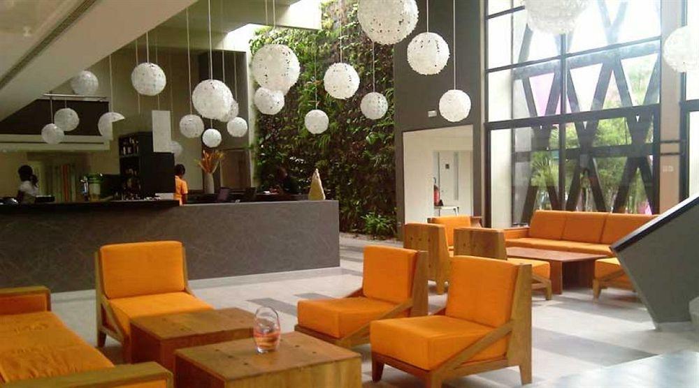 Mina Hotel Libreville Exterior photo