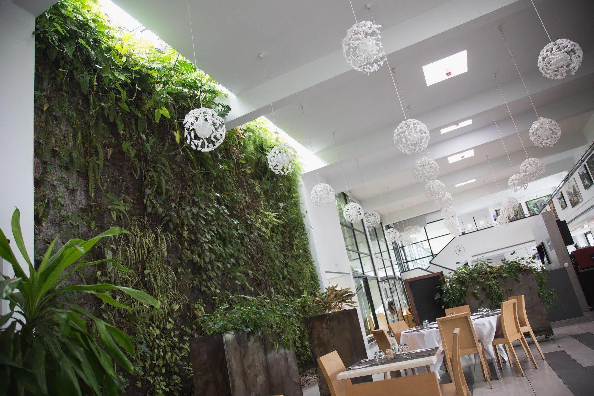 Mina Hotel Libreville Exterior photo
