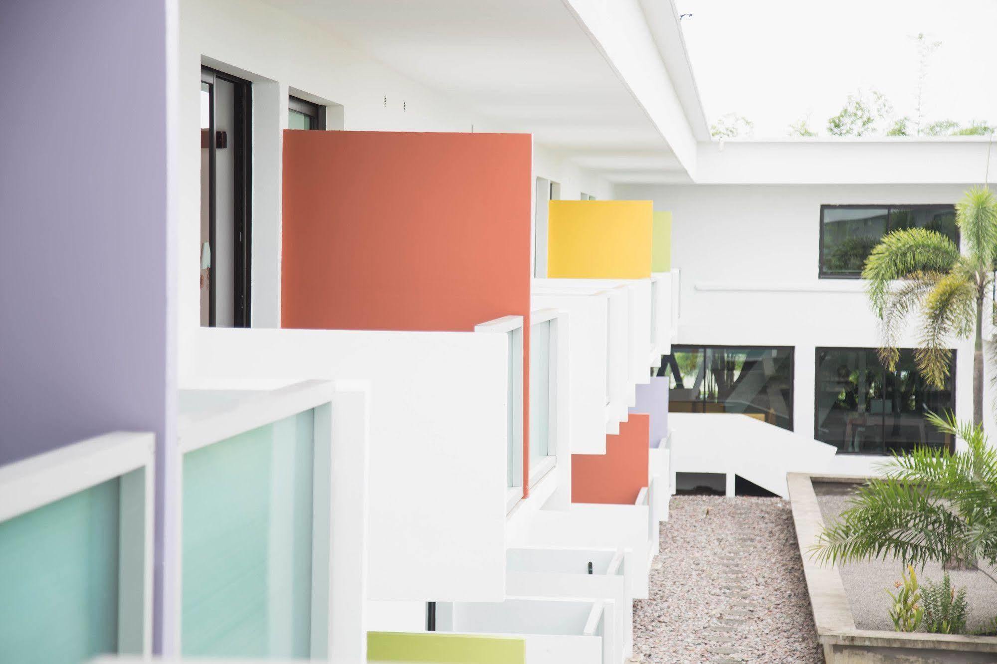 Mina Hotel Libreville Exterior photo