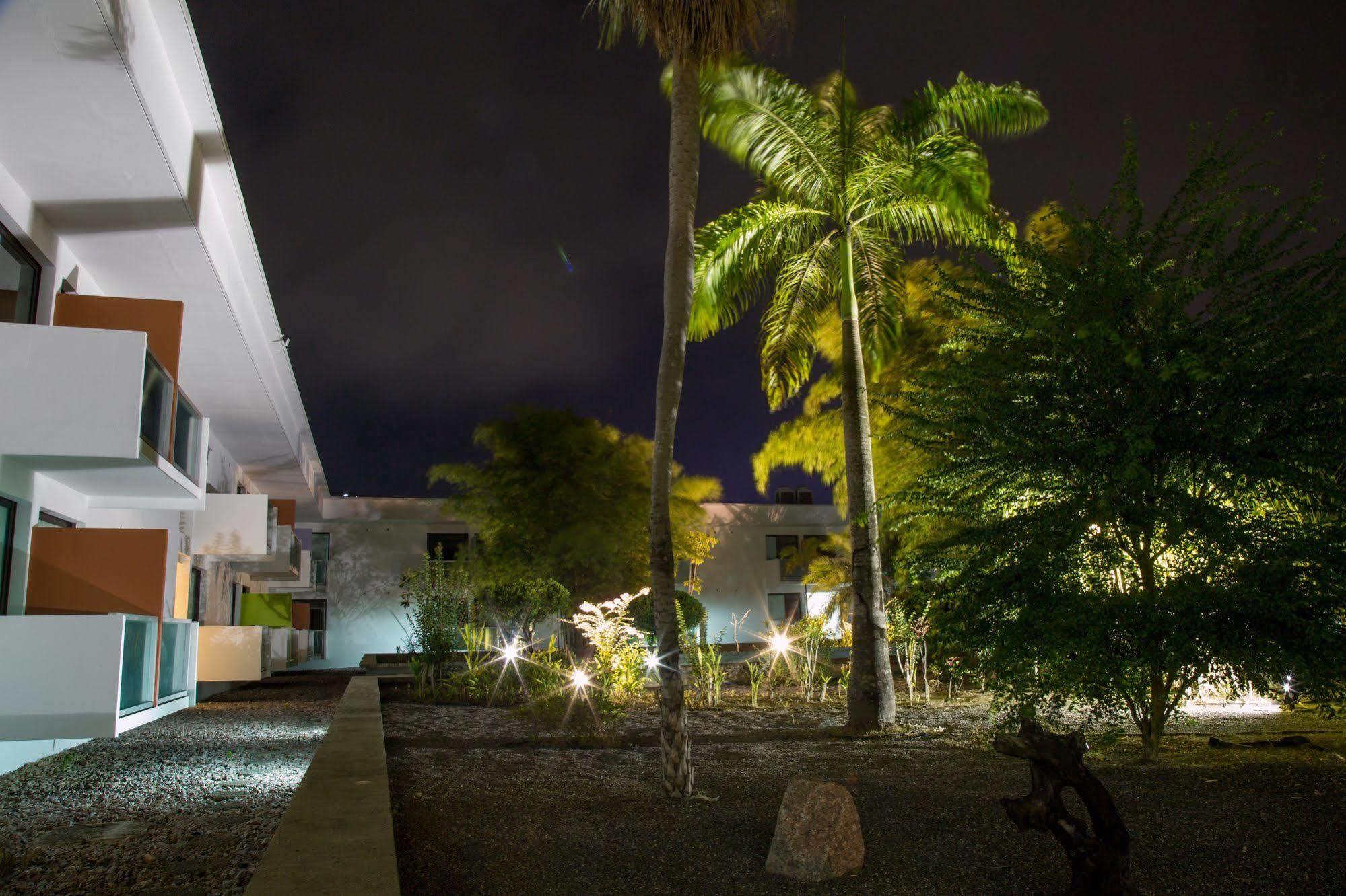 Mina Hotel Libreville Exterior photo